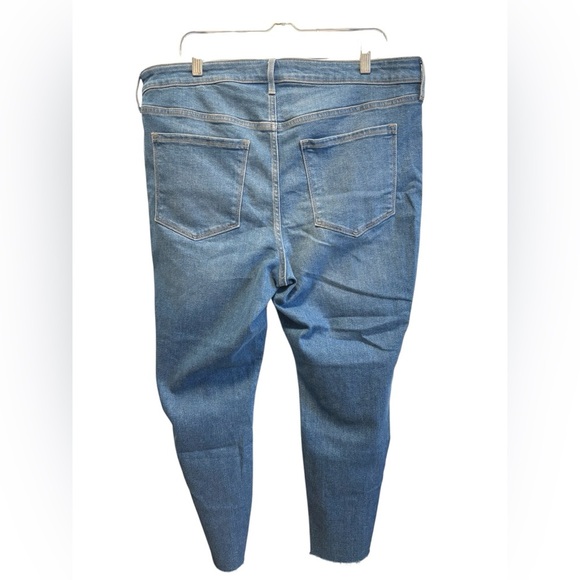 NWT Old Navy High Rise Rockstar Super Skinny Raw Hem Destroyed Jeans | Size 18P - Picture 7 of 8